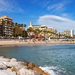 Duplex Con Encanto En Paseo Maritimo De Marbella